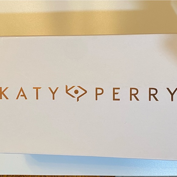 NEW Sz 6 Katy Perry Gelee Lemon scented Yellow Sandal Clear Thong New, Box Jelly - Picture 2 of 15